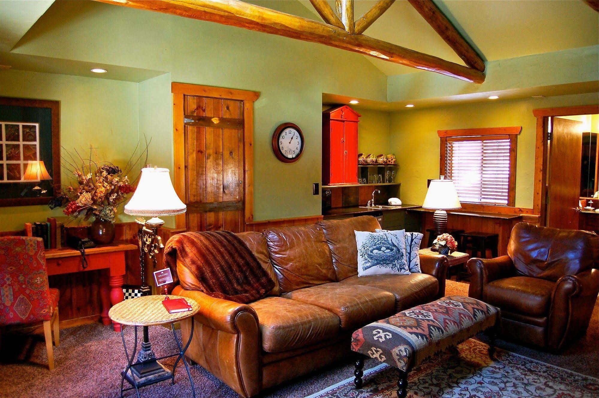 Highland Haven Creekside Inn Evergreen Exterior foto